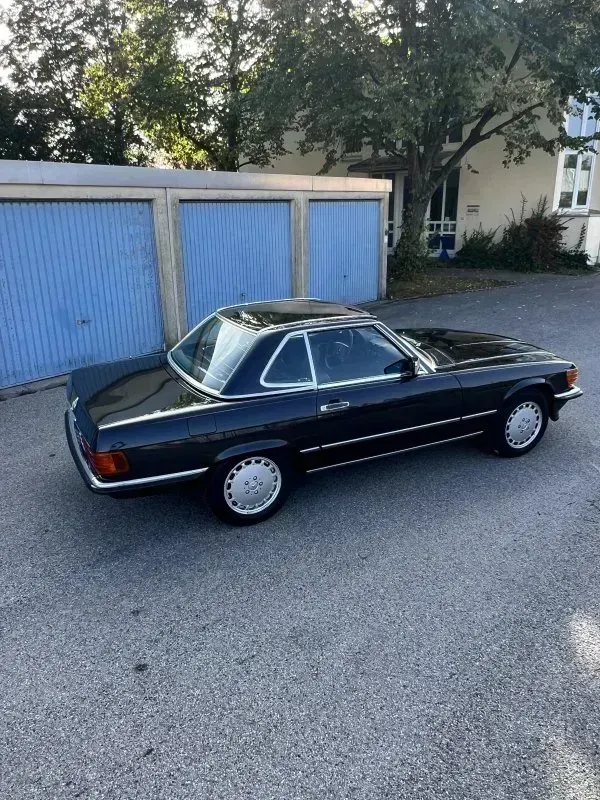 Vehicle photo 10