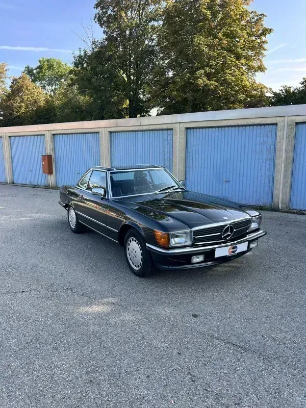 Vehicle photo 13