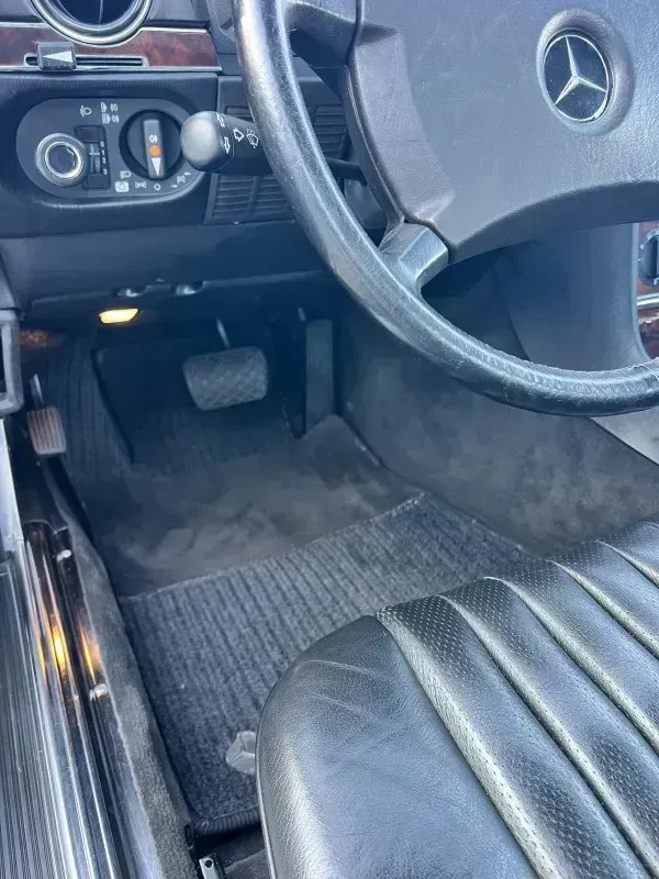 Vehicle photo 18