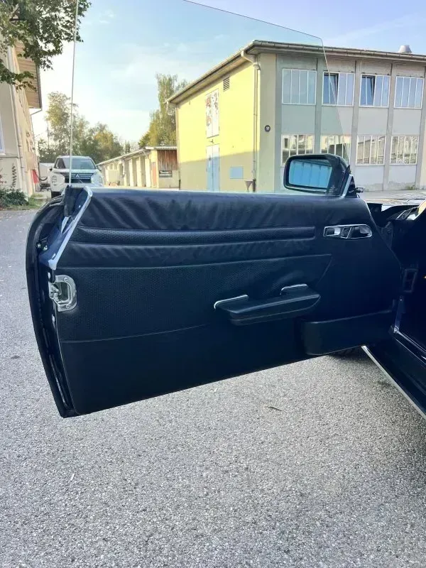Vehicle photo 22