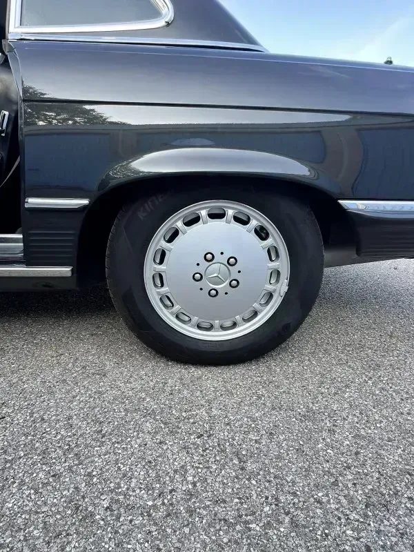 Vehicle photo 24