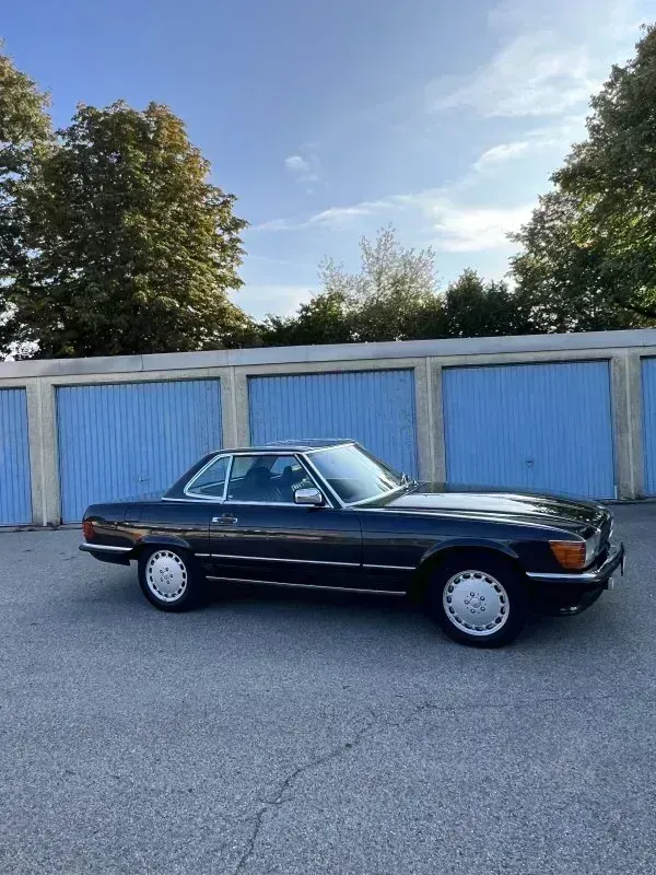Vehicle photo 32