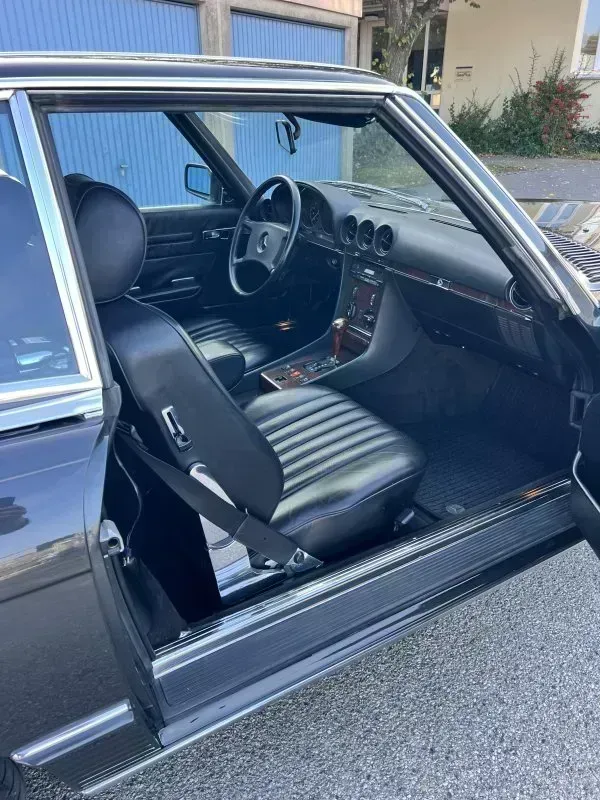 Vehicle photo 38