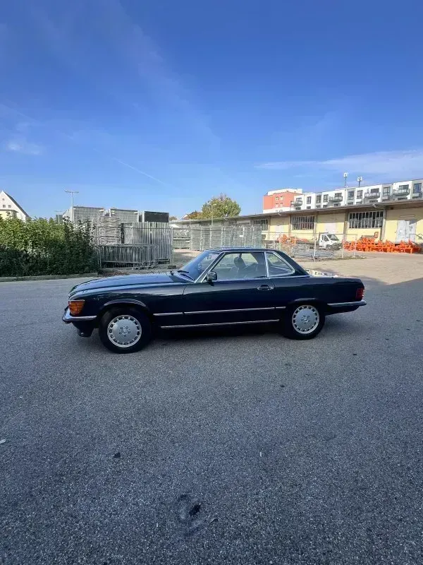 Vehicle photo 44
