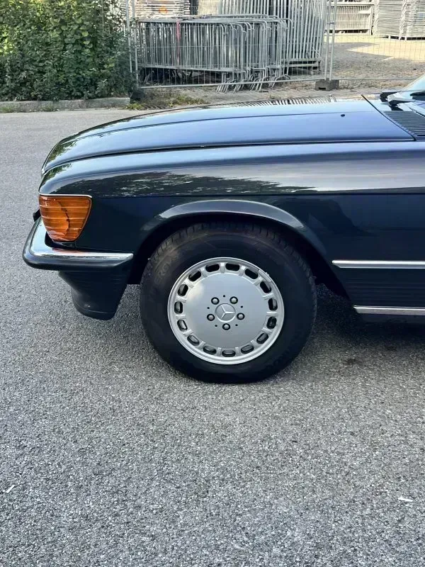 Vehicle photo 46