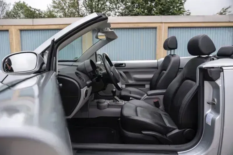 Vehicle photo 10