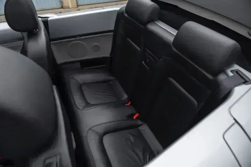 Vehicle photo 14