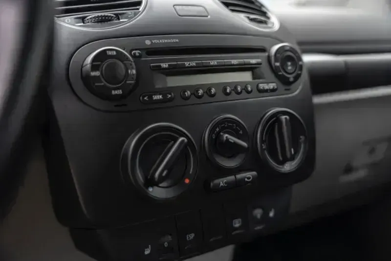 Vehicle photo 16