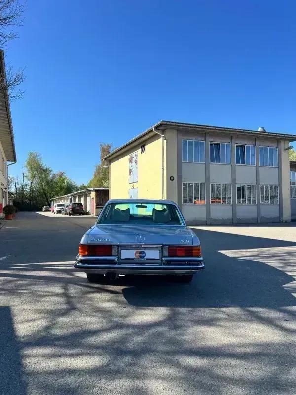 Vehicle photo 6