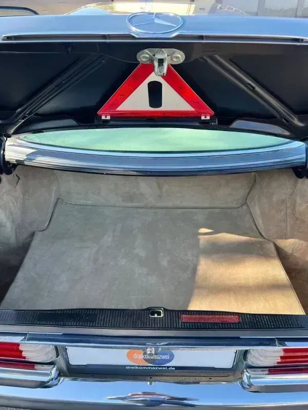Vehicle photo 28