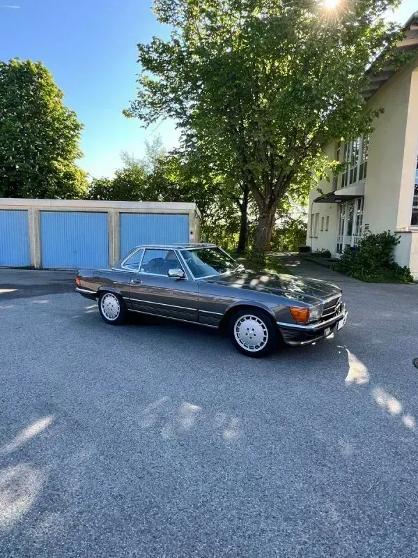 Vehicle photo 15