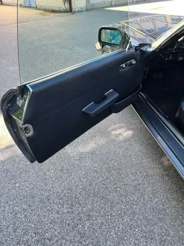 Vehicle photo 16