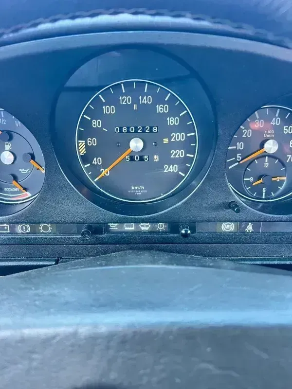 Vehicle photo 34