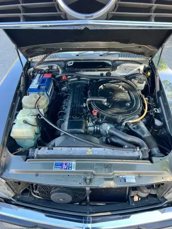 Vehicle photo 37