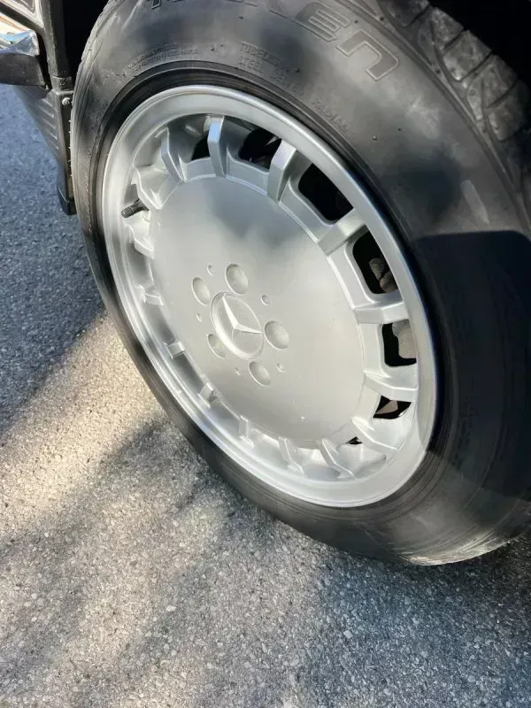 Vehicle photo 38
